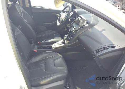 2015 Ford Focus Se z USA, uszkodzony, nr VIN 1FADP3F26FL354819